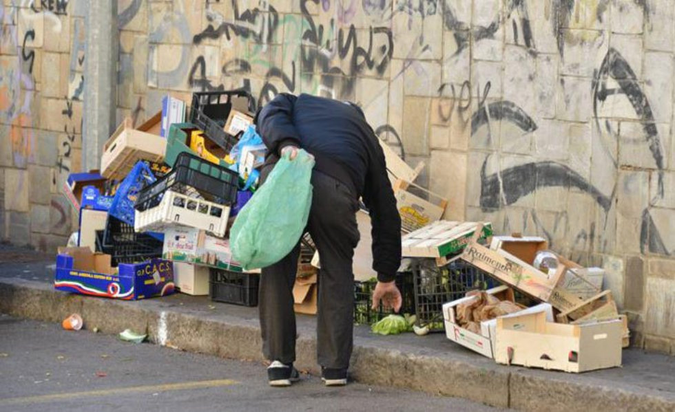 Rapporto Istat, si allarga la forbice tra benestanti e poveri