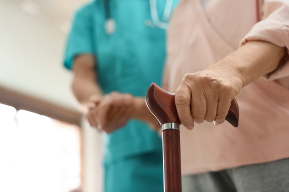L'ESPERTO RISPONDE: un'infermiera che lavora in casa di riposo è equiparabile a chi lavora in ospedale? 