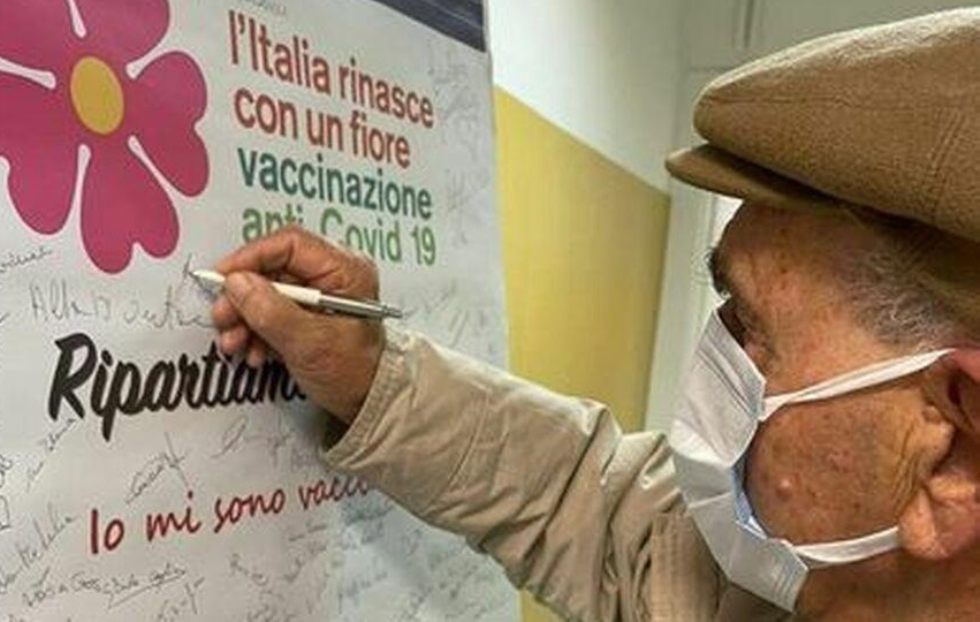 Vaccino Covid e Over 80: ecco come prenotarsi regione per regione