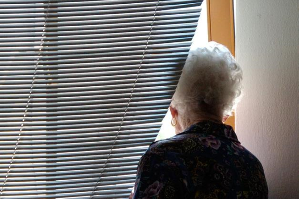 Sindacati pensionati e Associazioni volontariato, no anziani più a lungo a casa