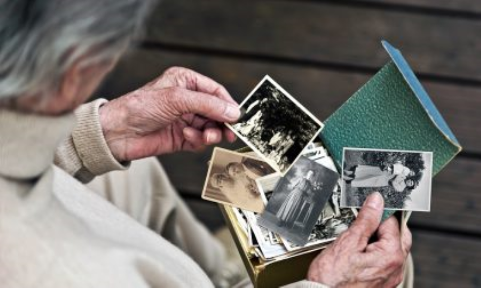 Io ti aiuto: manuale pratico per prendersi cura delle persone con demenza